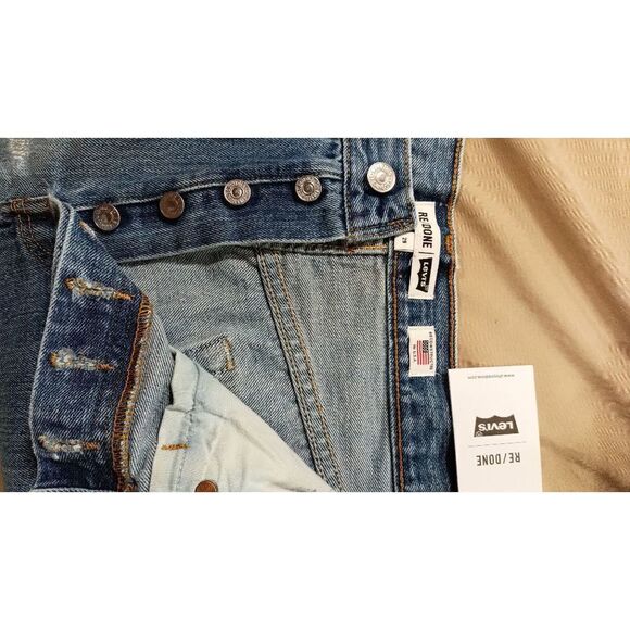 NWT Levi's redone jean shorts - Picture 9 of 11